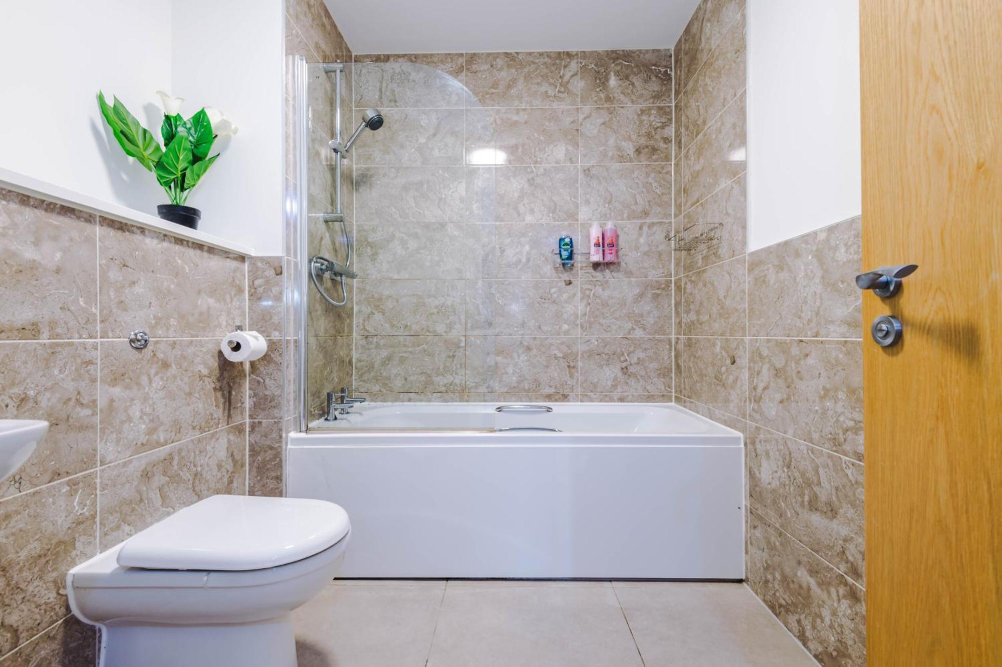 Lux Livin' Apartments - Luxury 5 Bed Apartment Manchester City Centre ภายนอก รูปภาพ